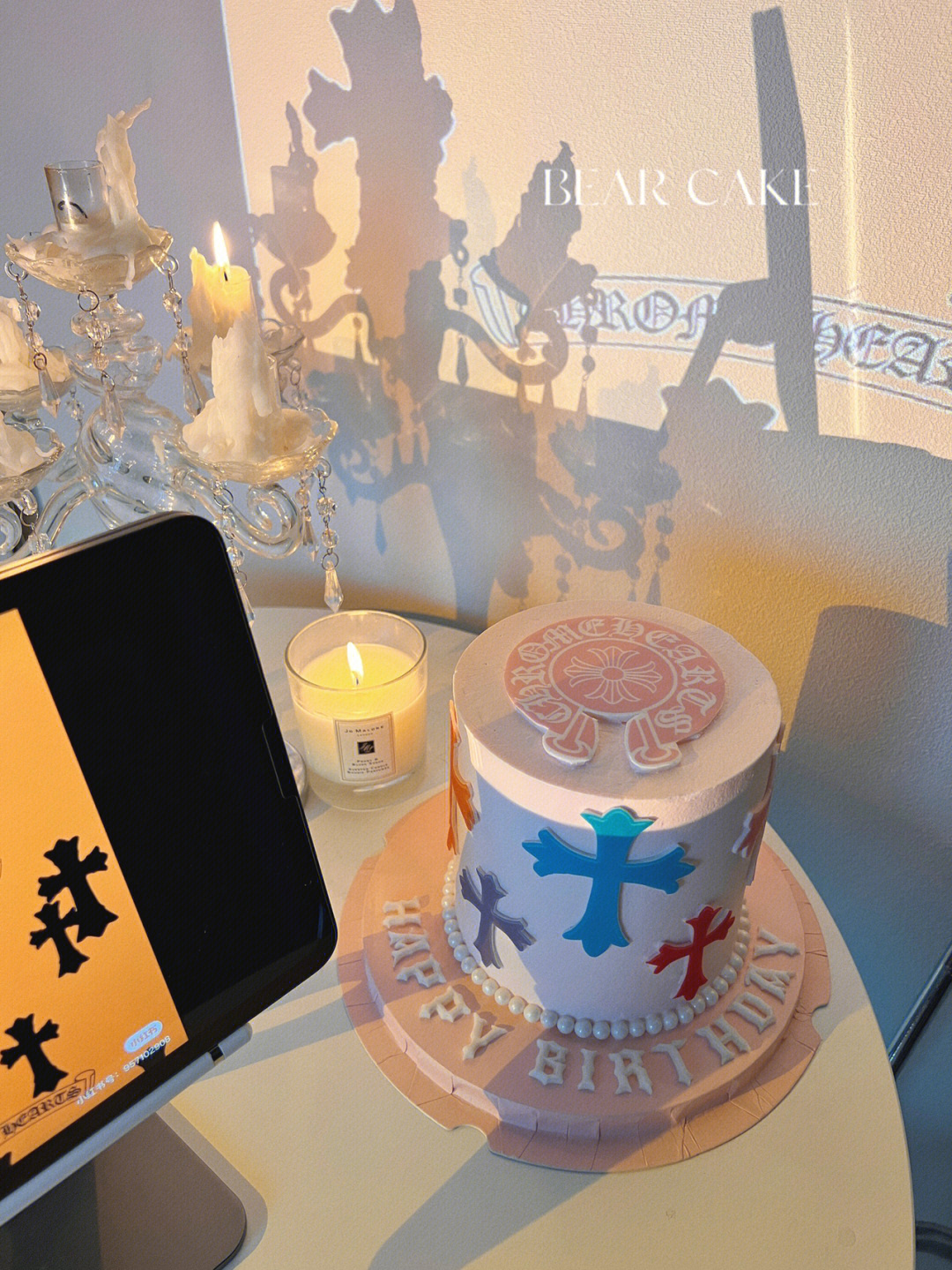 教会十字架蛋糕图片图片