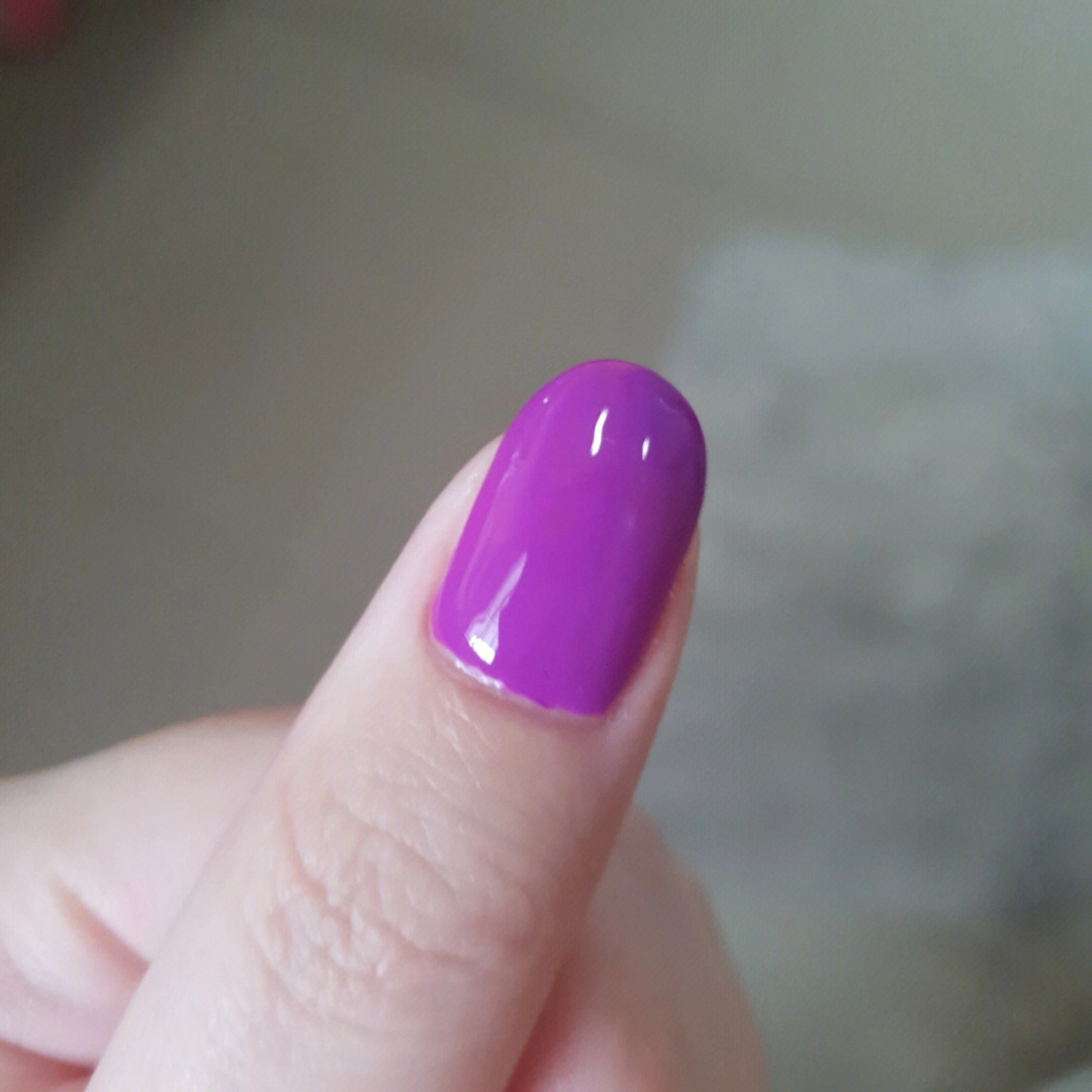 指甲呈淡紫色是有病吗图片