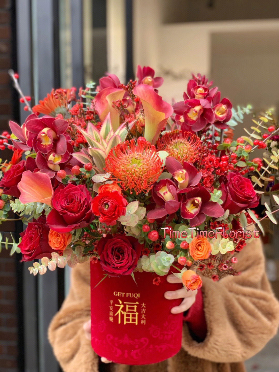 全是真花,不仅花期超长,且每一枝都有好寓意好兆头:红色大花蕙兰,花语