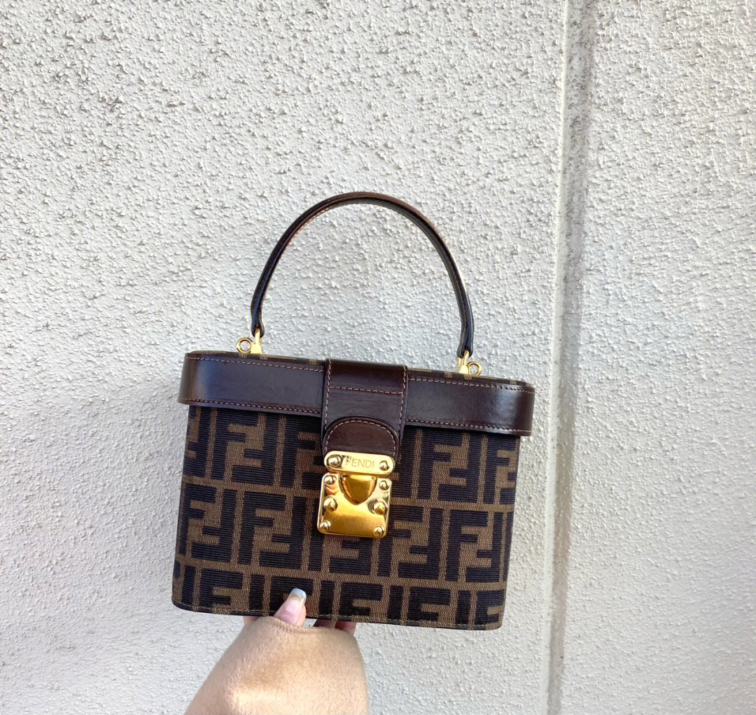 fendi france图片