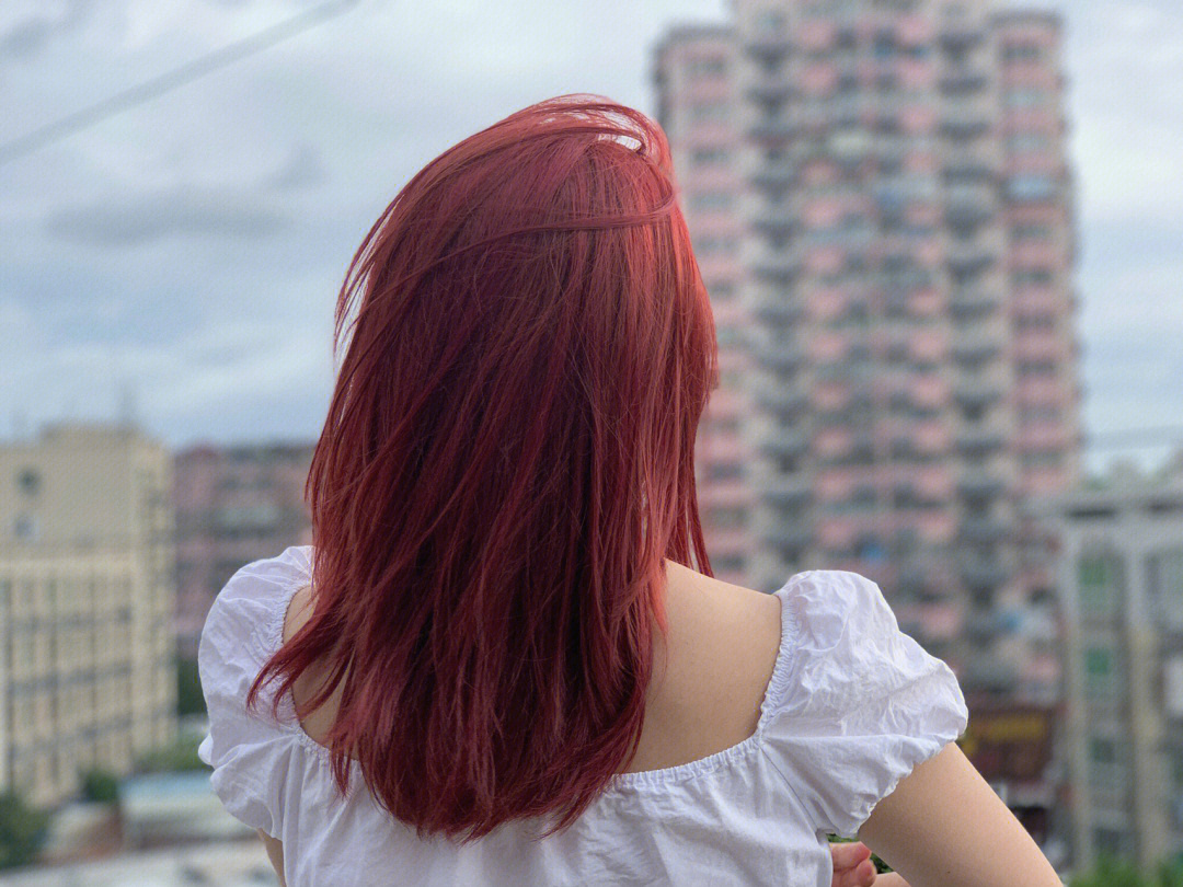 夏日发色浆果莓红色