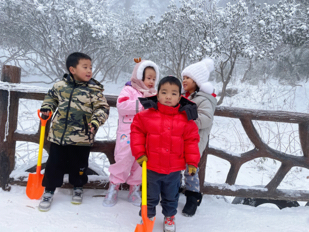 第一次看雪的南方小朋友