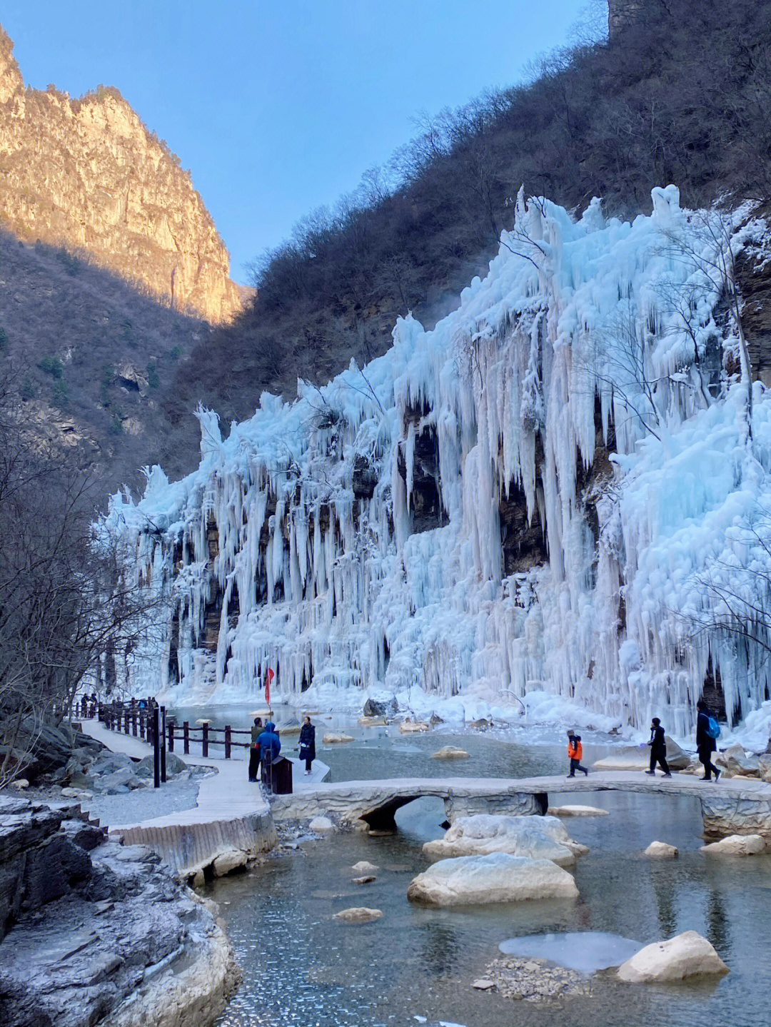 冬季的云台山是白色的来到冰雪奇缘世界76