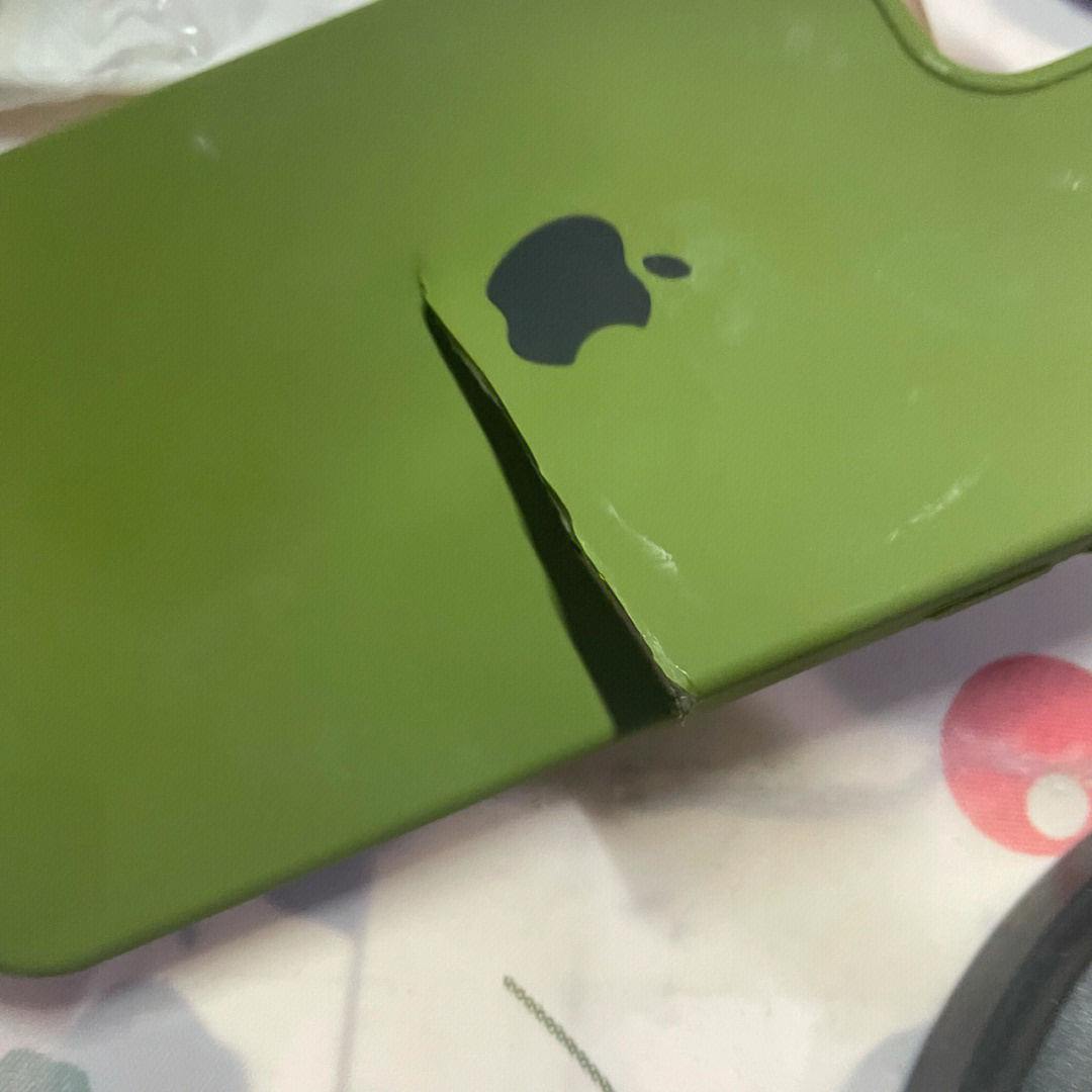 剪坏的手机壳图片苹果图片