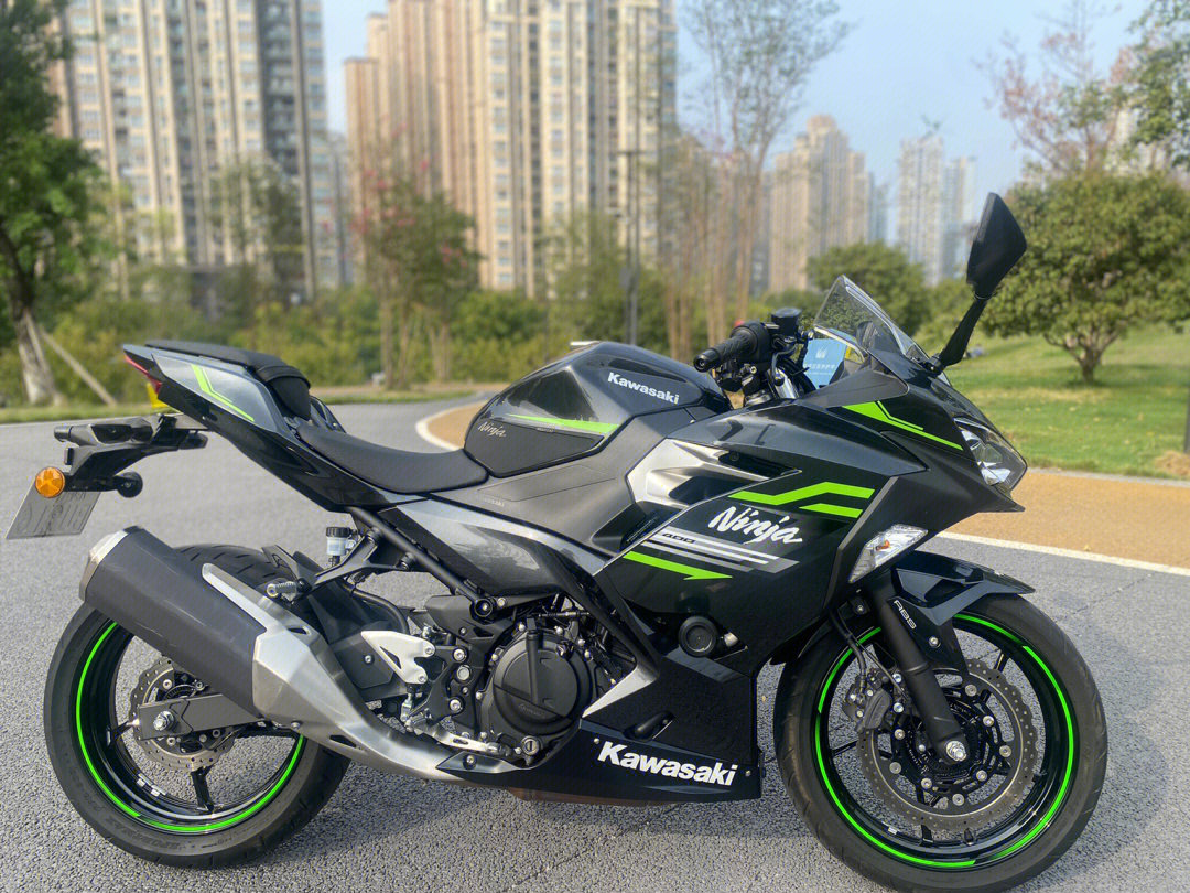 kawasaki400忍者图片