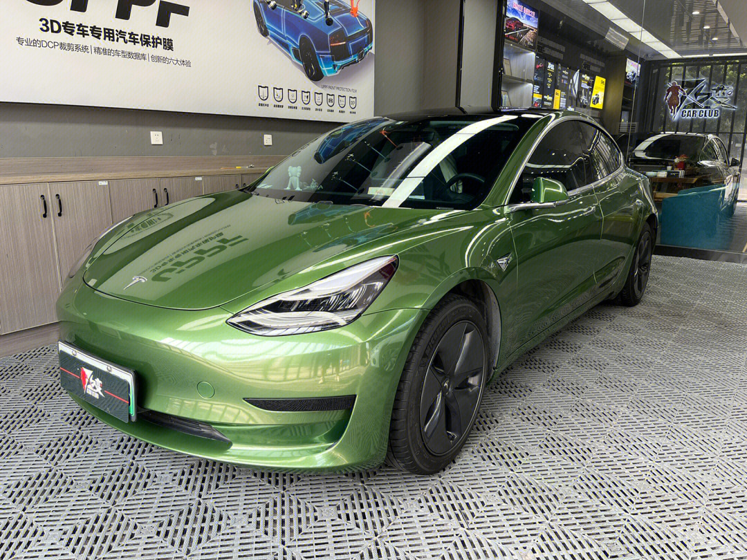 特斯拉model3薄荷绿图片