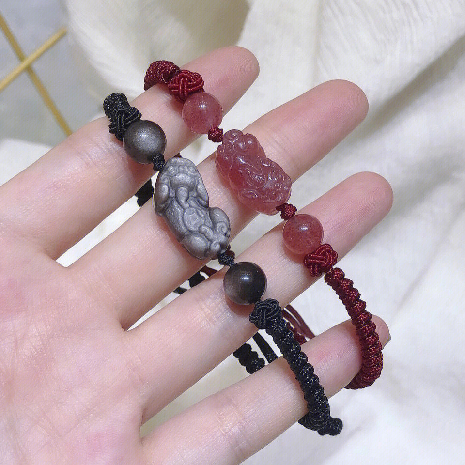 情侣貔貅手链小众设计编织红绳草莓晶