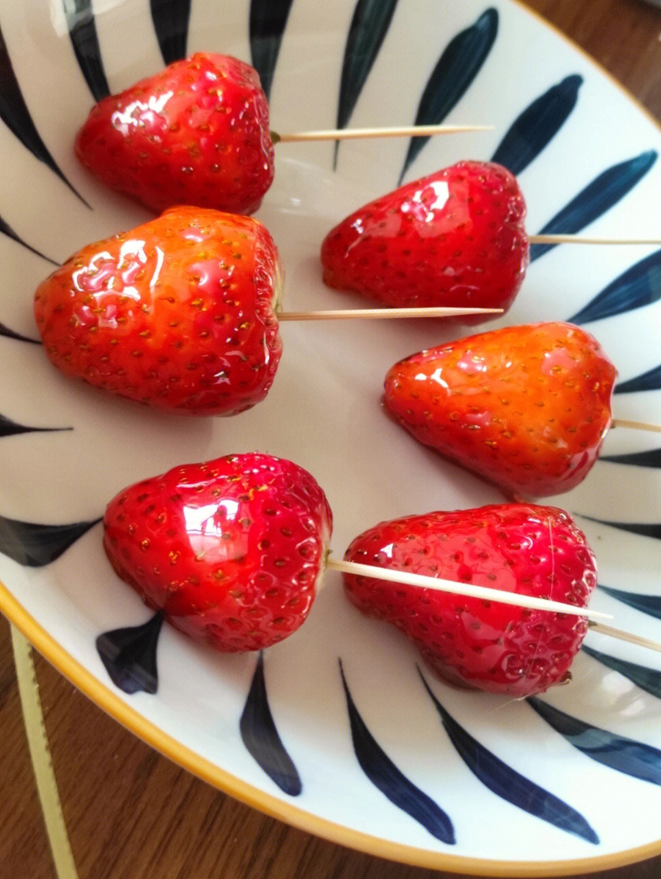 草莓糖葫芦的做法图片