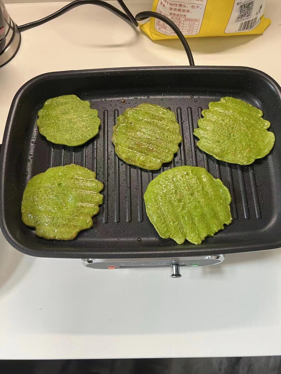 电饼铛做菠菜煎饼图片