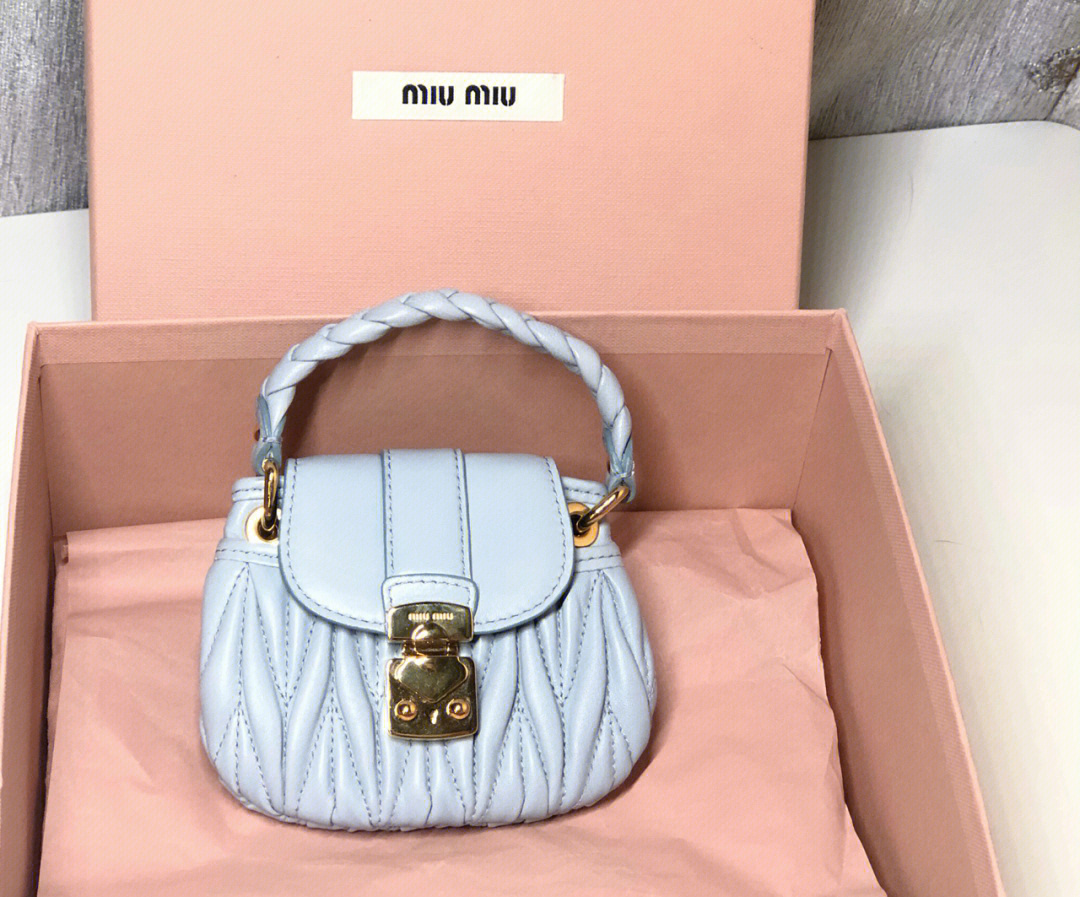 miumiu迷你包图片