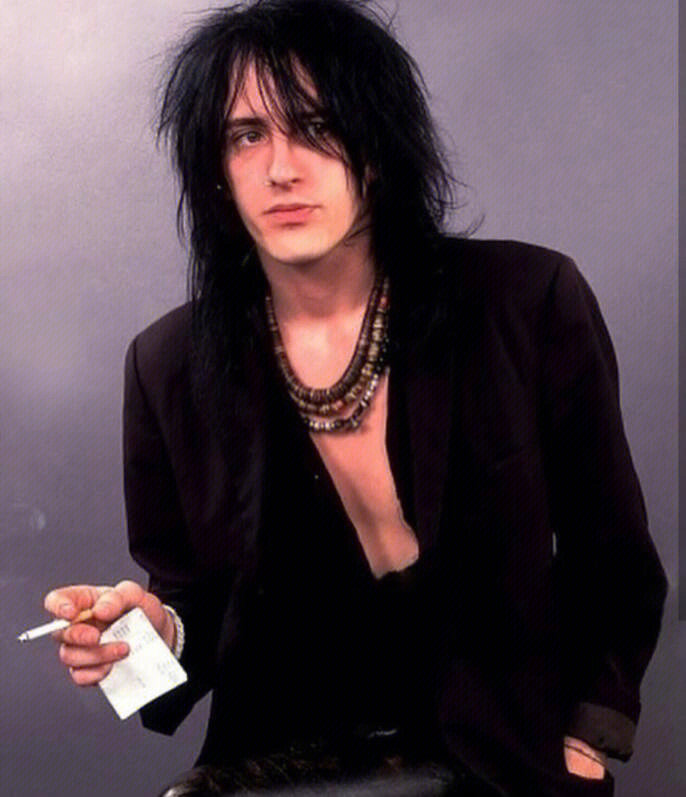 izzystradlin惹不起图片