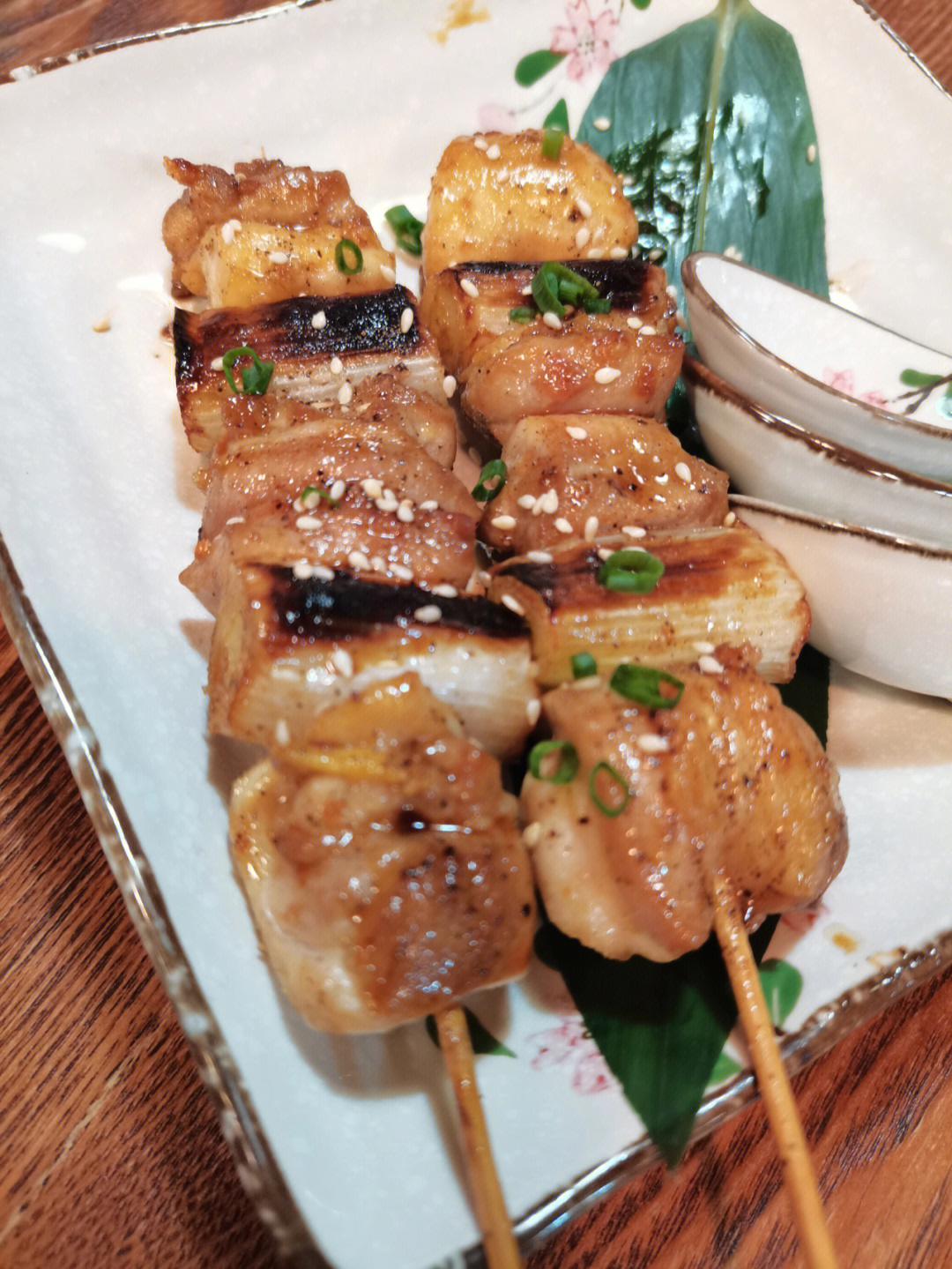 寿喜锅芝士玉子烧烤鸡肉串烤五花肉串日式年糕烤青花鱼榴莲寿司