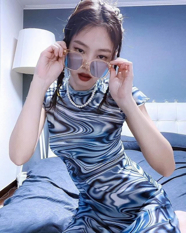 jennie蓝色系壁纸来咯