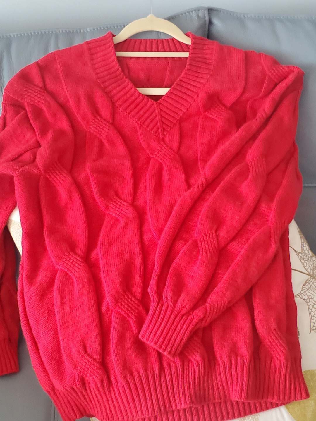 新年大红色v领毛衣编织完工