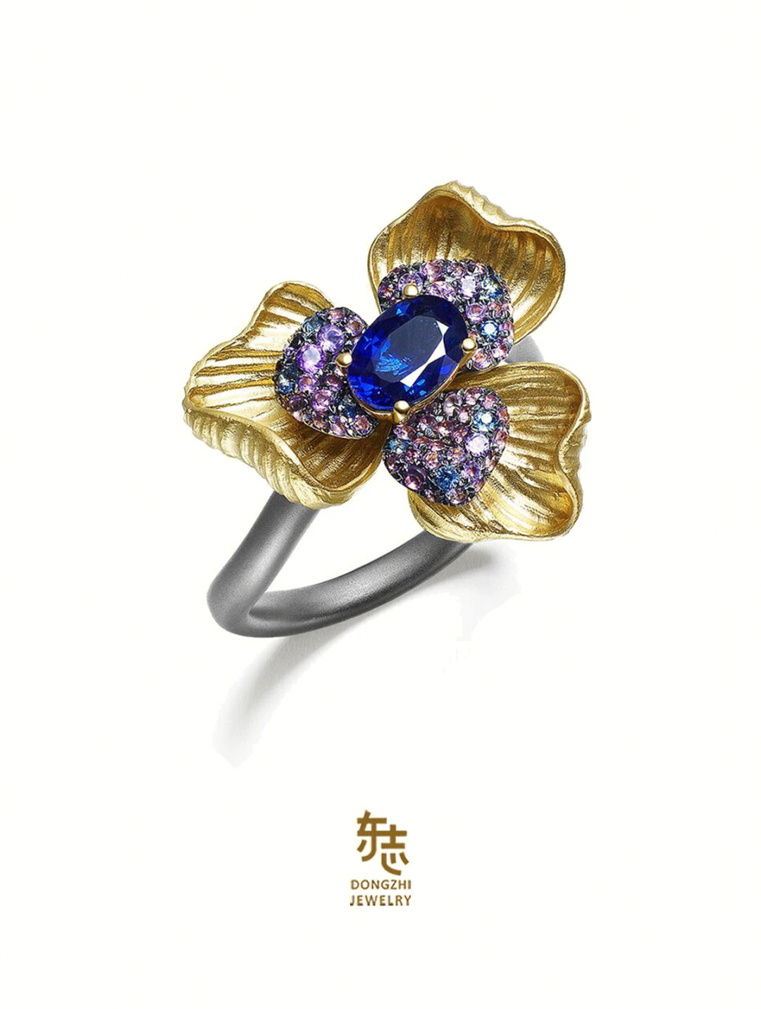 怒放的生命像花儿一般绽放的蓝宝石戒指