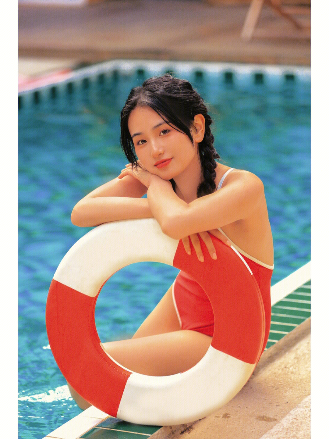 日本比基尼组合泳装图片
