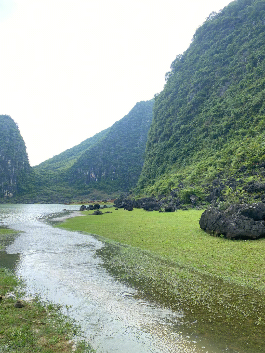 广西天等草原露营地喀斯特地貌