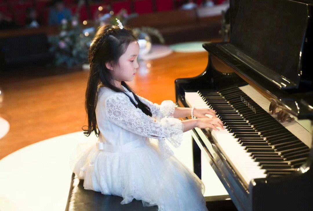 孩子学钢琴参加比赛或演出的必要性和重要性