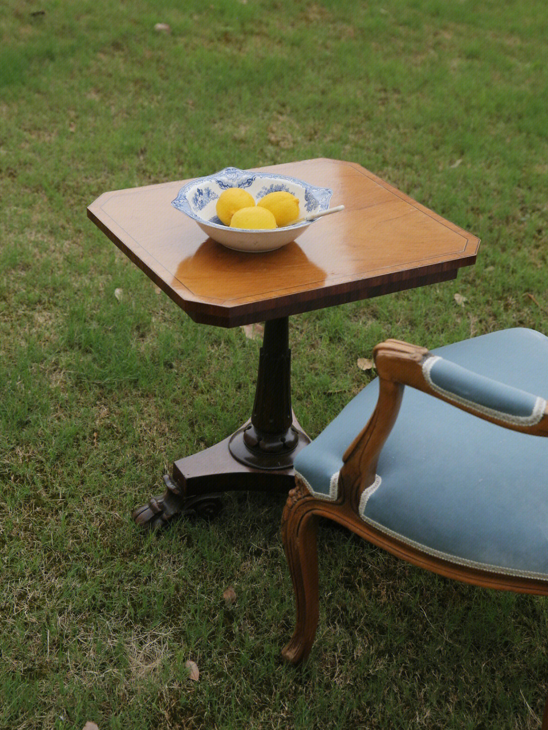 维多利亚时期紫檀木休闲咖啡桌