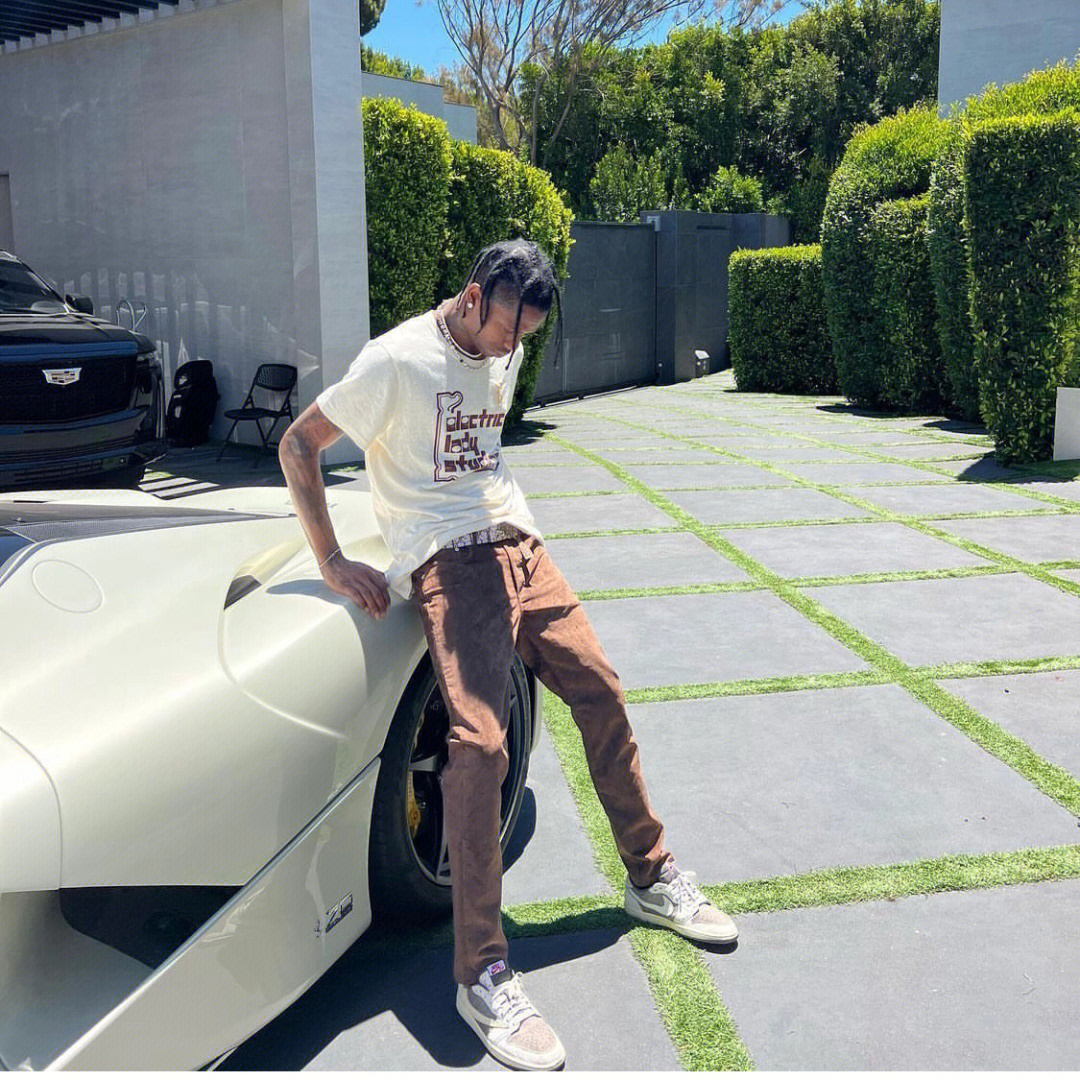 travisscott和侃爷图片