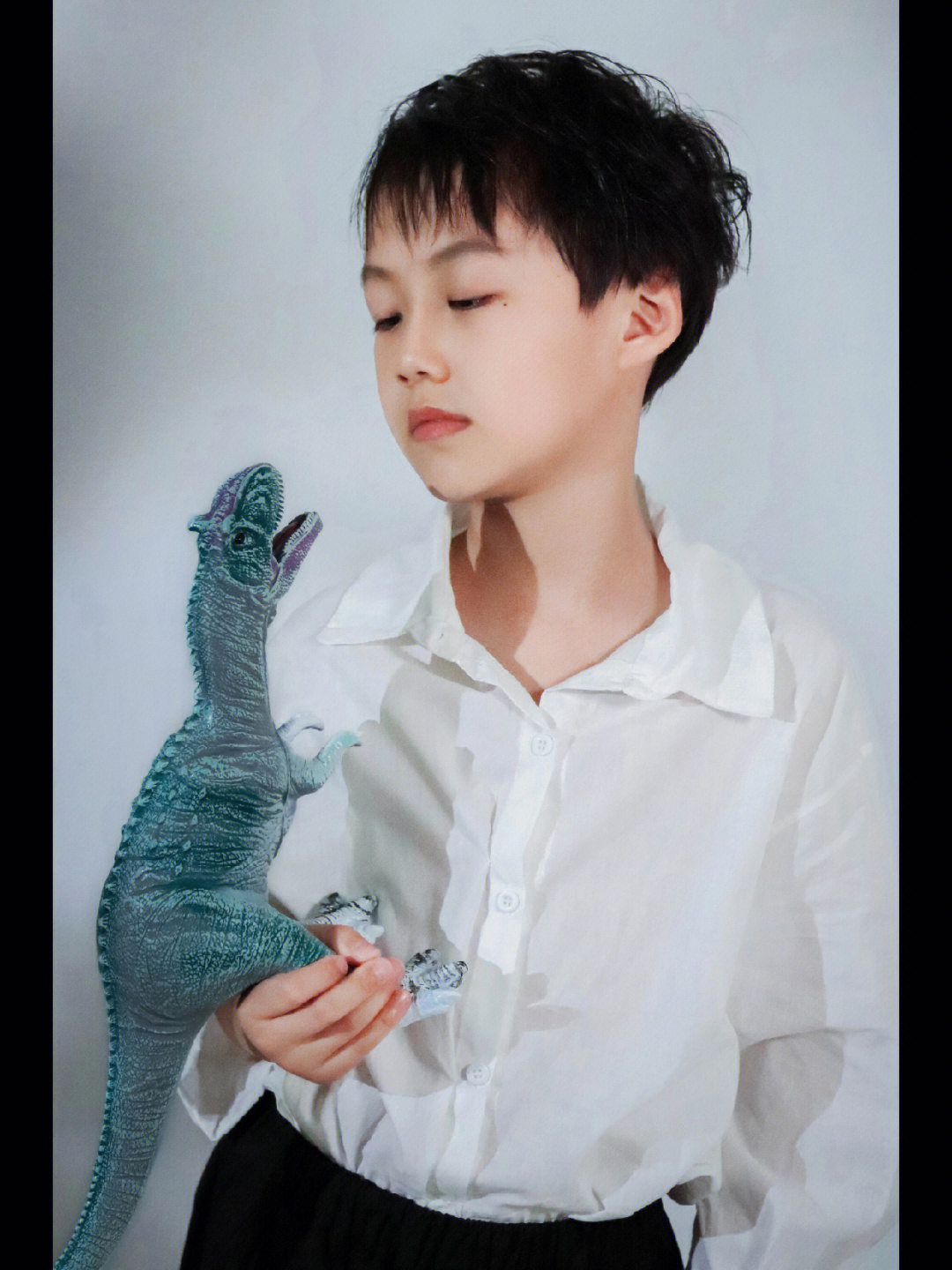 小男孩最喜欢的明星同款写真之跟恐龙合照