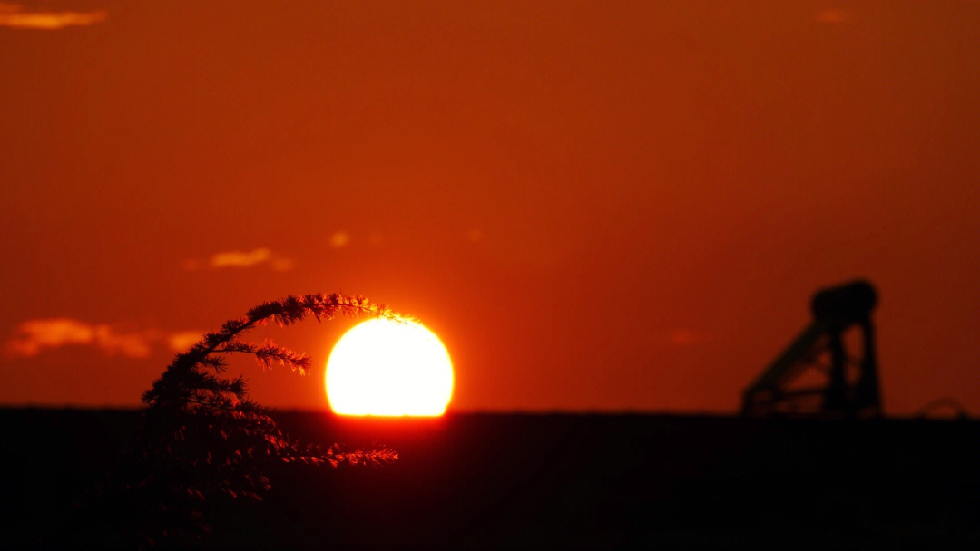 橘红色的夕阳