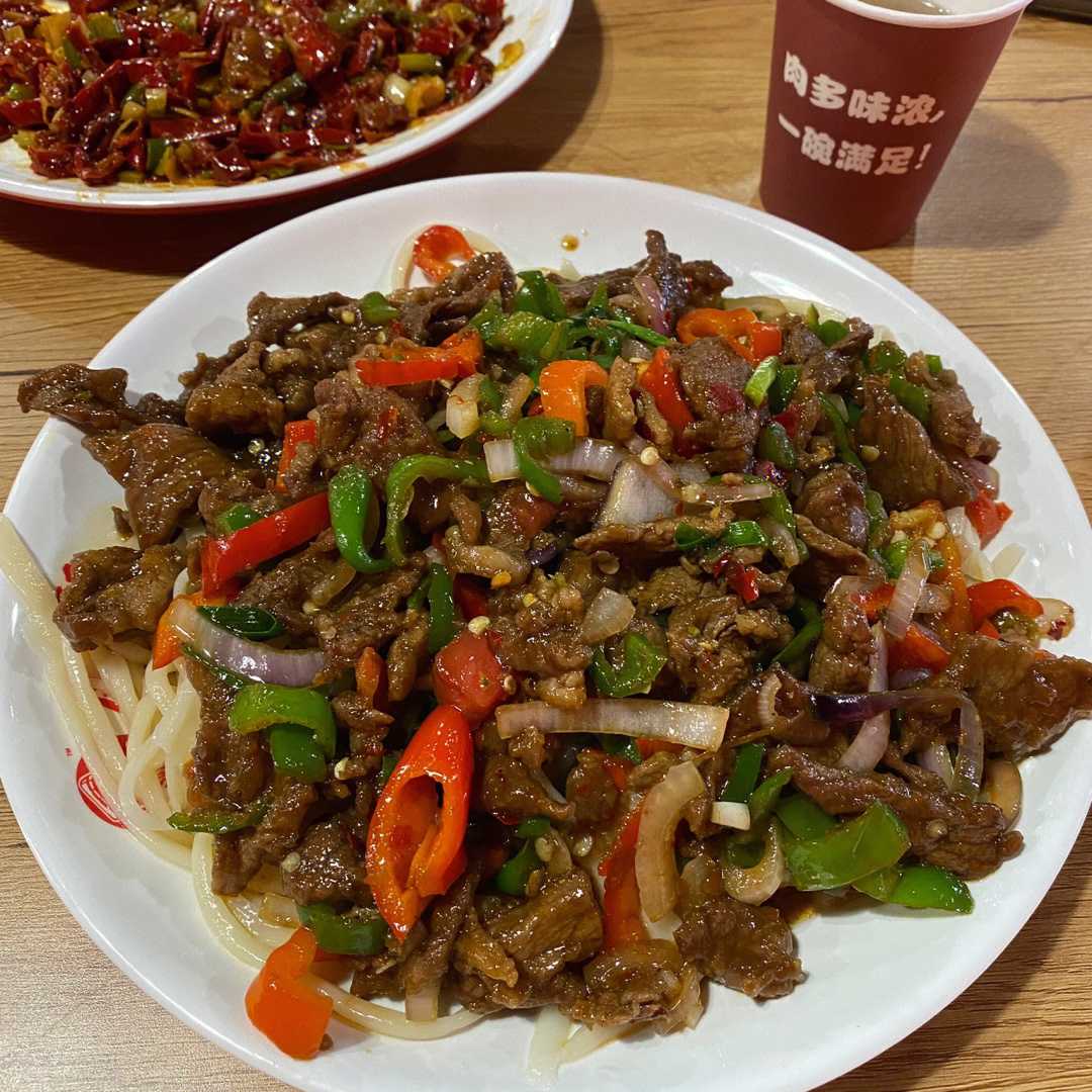 乌鲁木齐瑞达美食广场图片