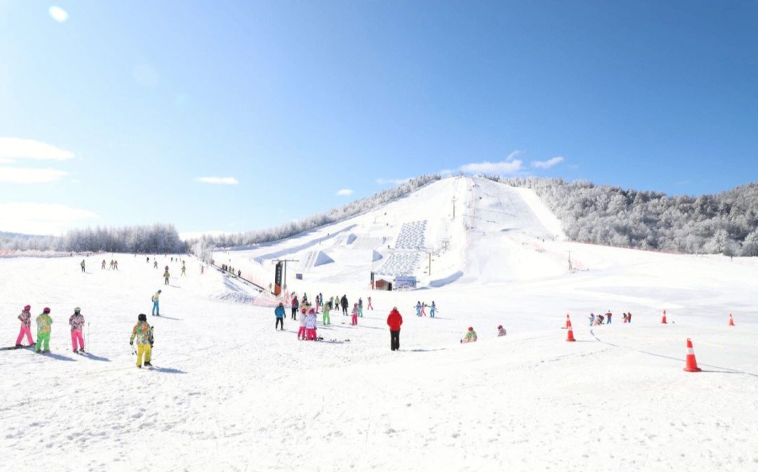 神应王滑雪场图片