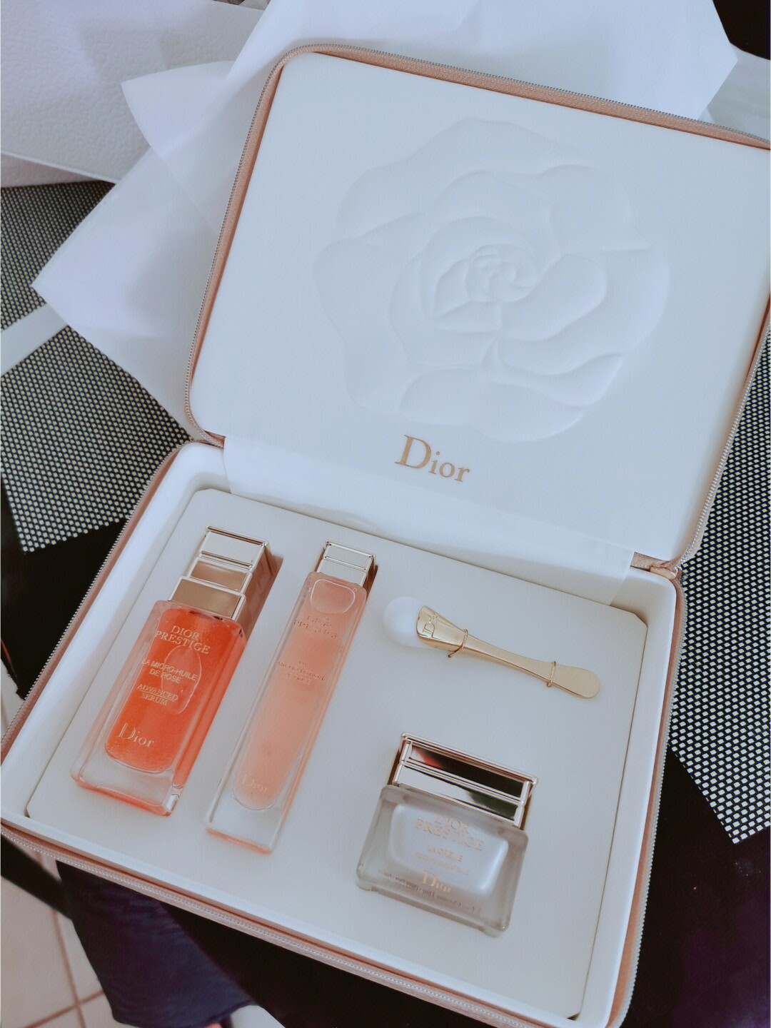 dior prestige系列套装图片