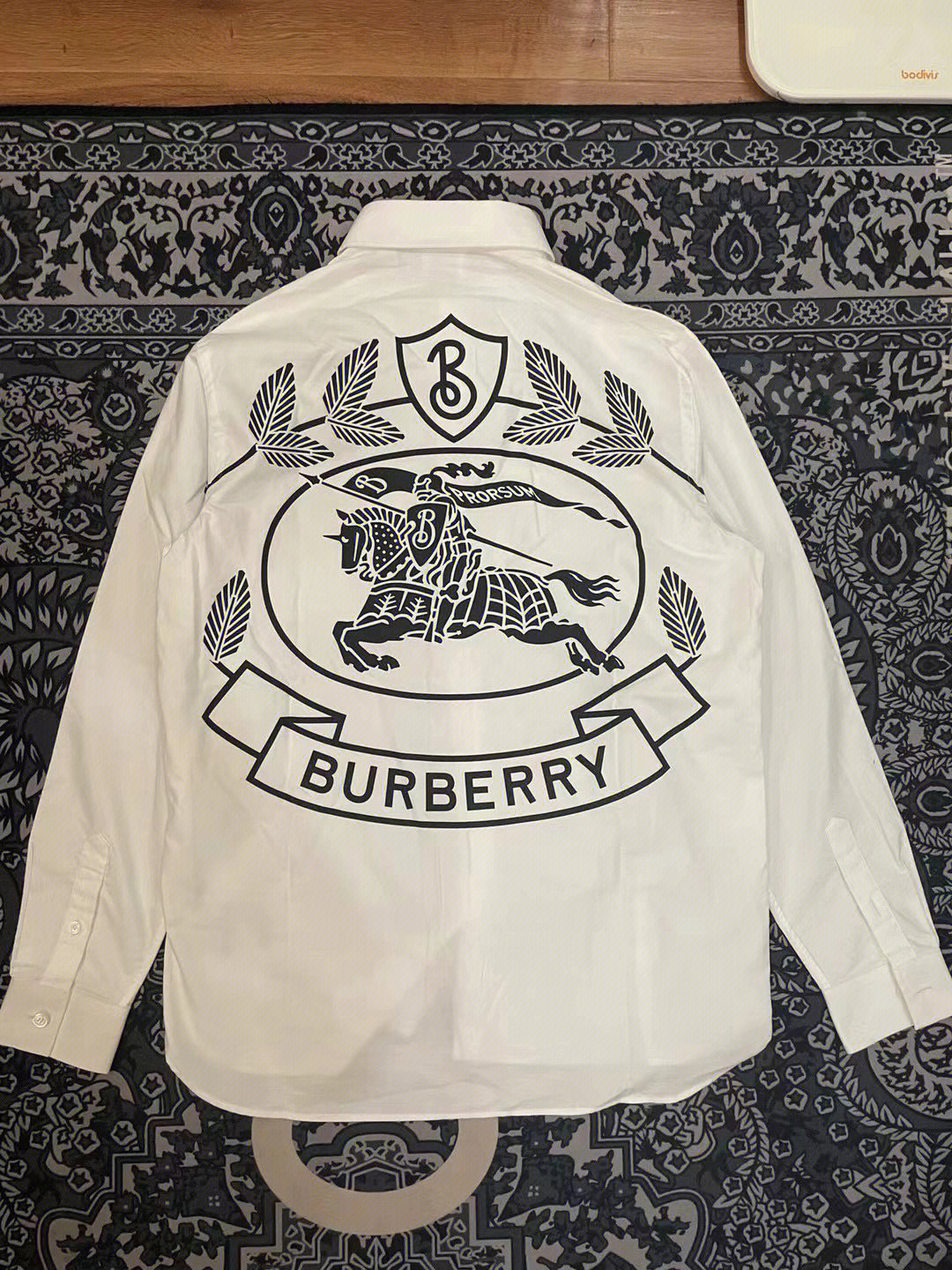 burberry2022最新款背后战马刺绣衬衫