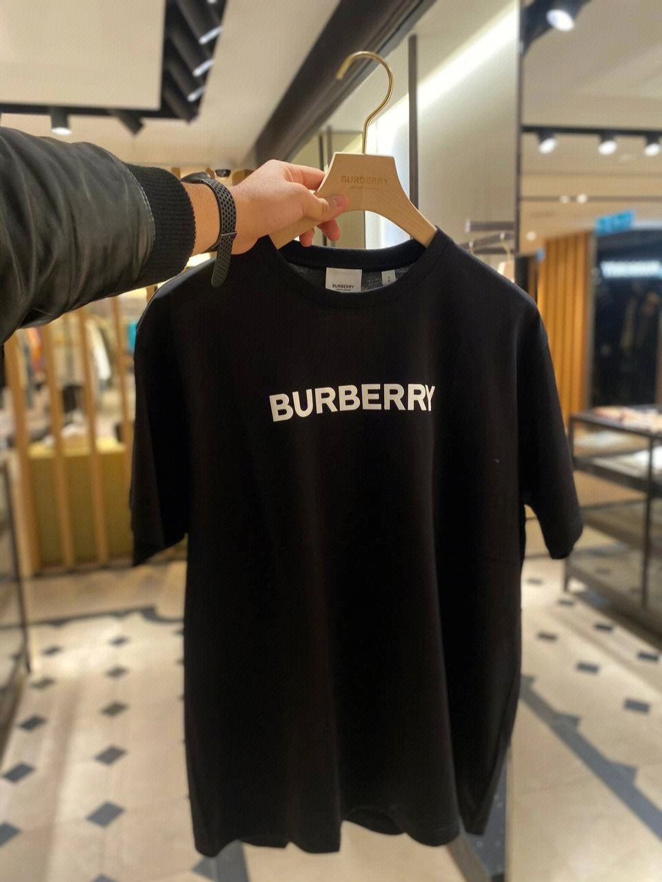 burberry彩虹t恤价格图片