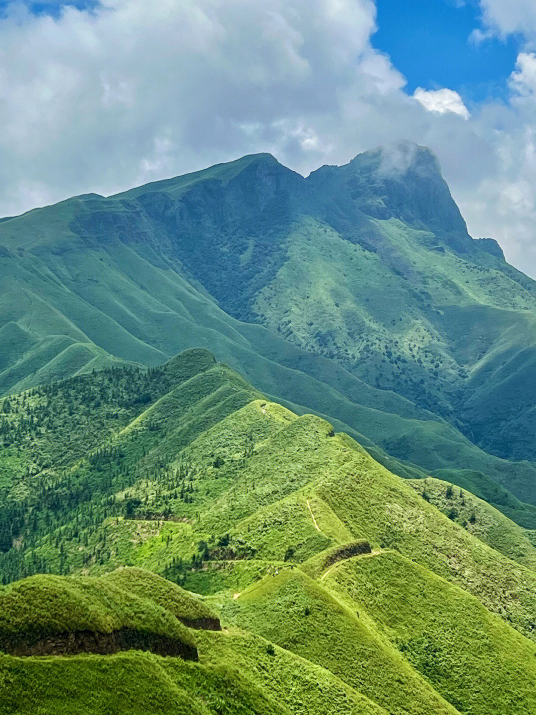 和林格尔县圣山图片