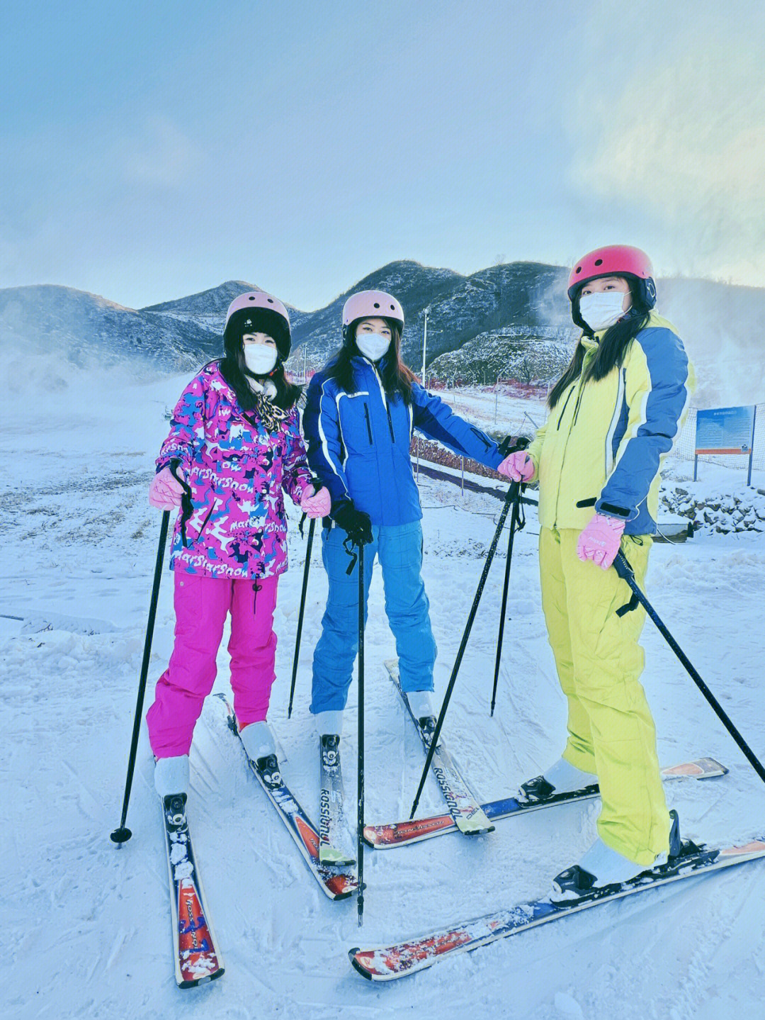 平山红崖谷滑雪场电话图片