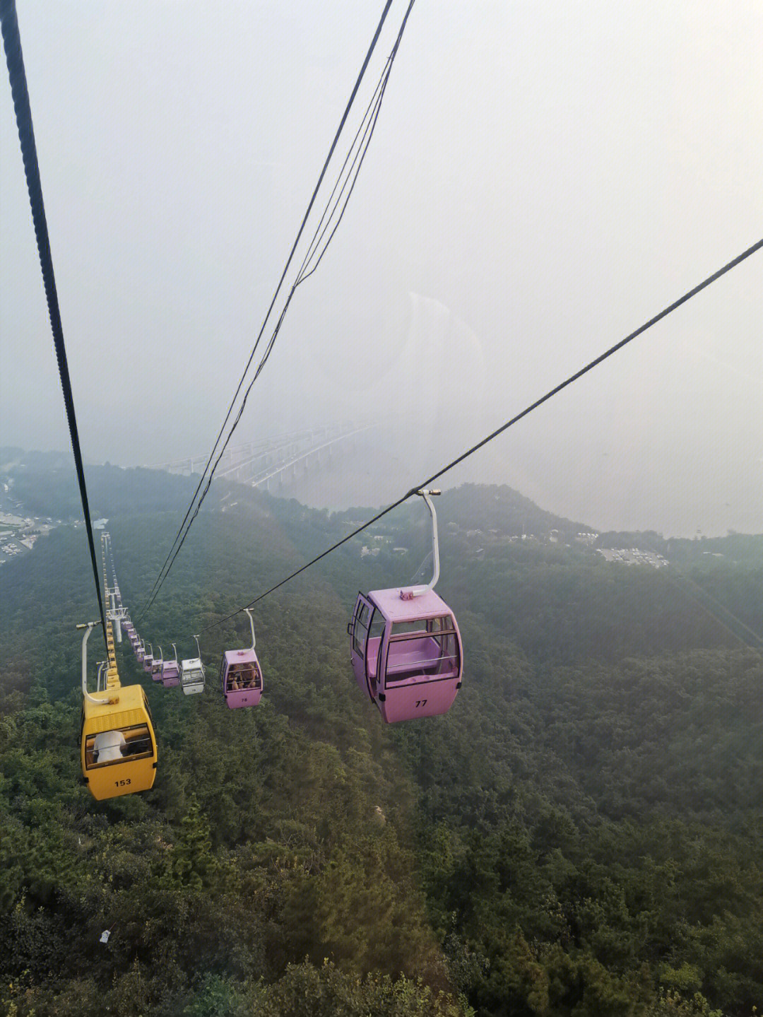 晴朗的天气海达索道上看星海湾大桥和海景会很美的!