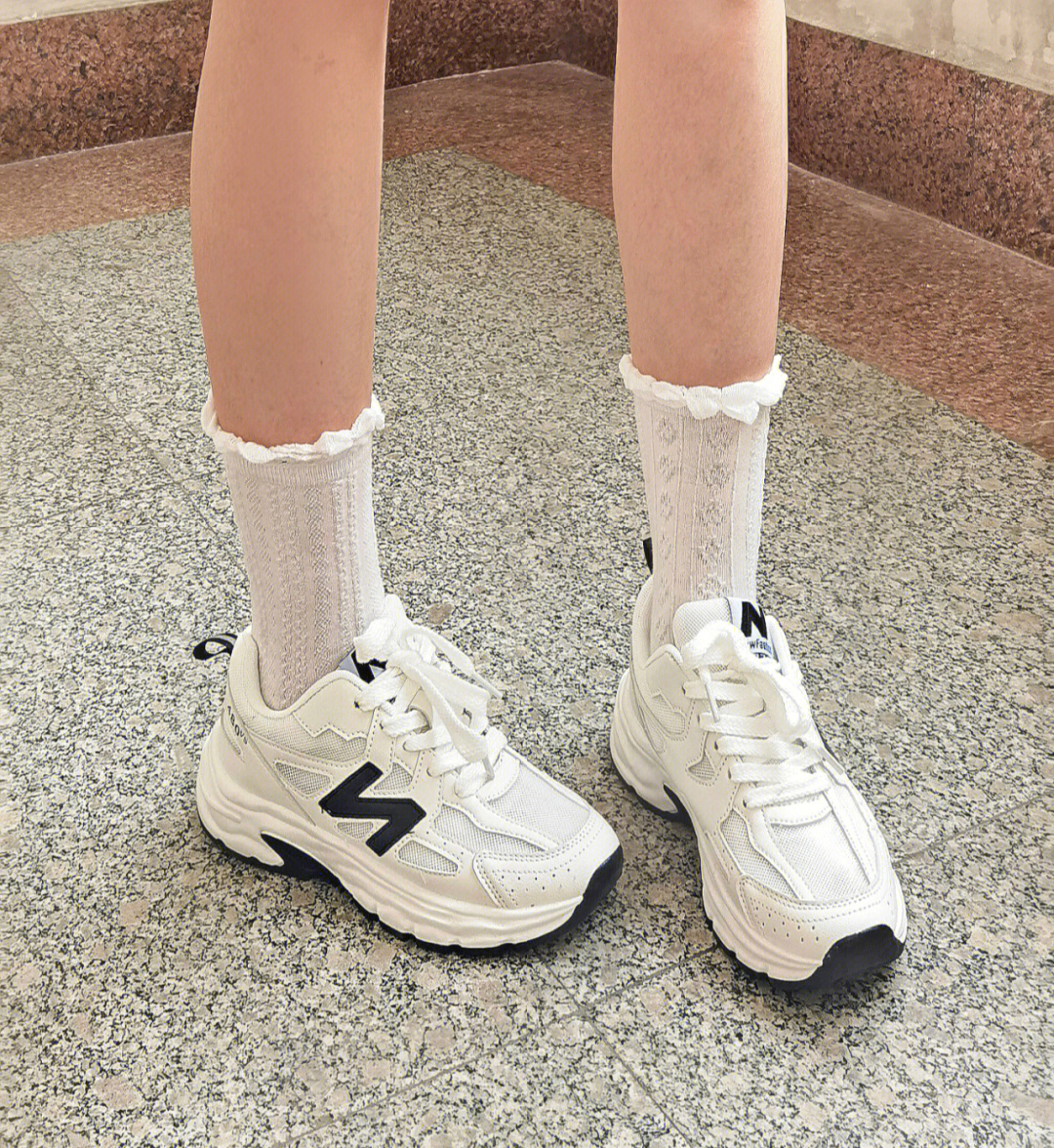 短袜女生跑步鞋图片