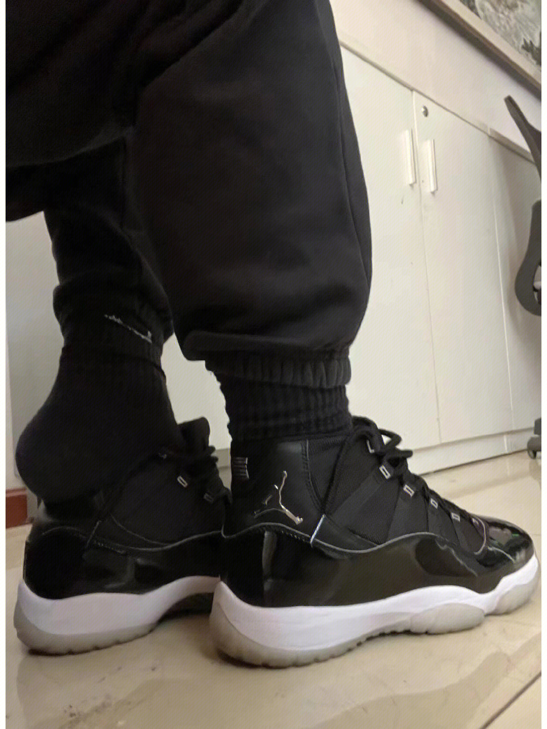 aj11黑银真假对比图片