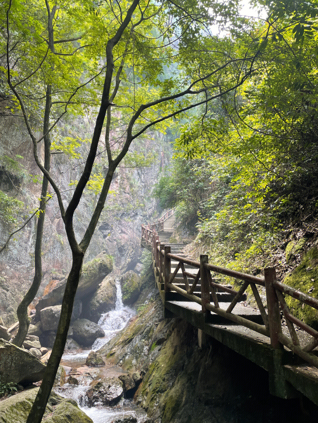 义乌赤岸松瀑山每周一山