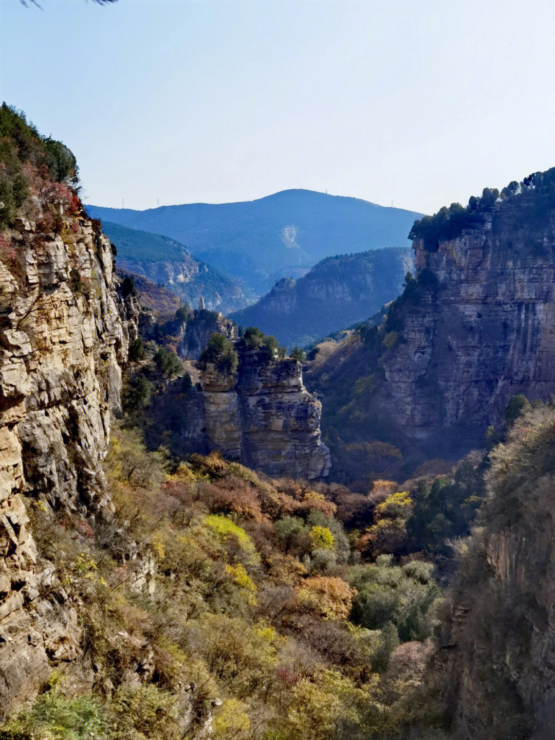 藏龙涧风景图片