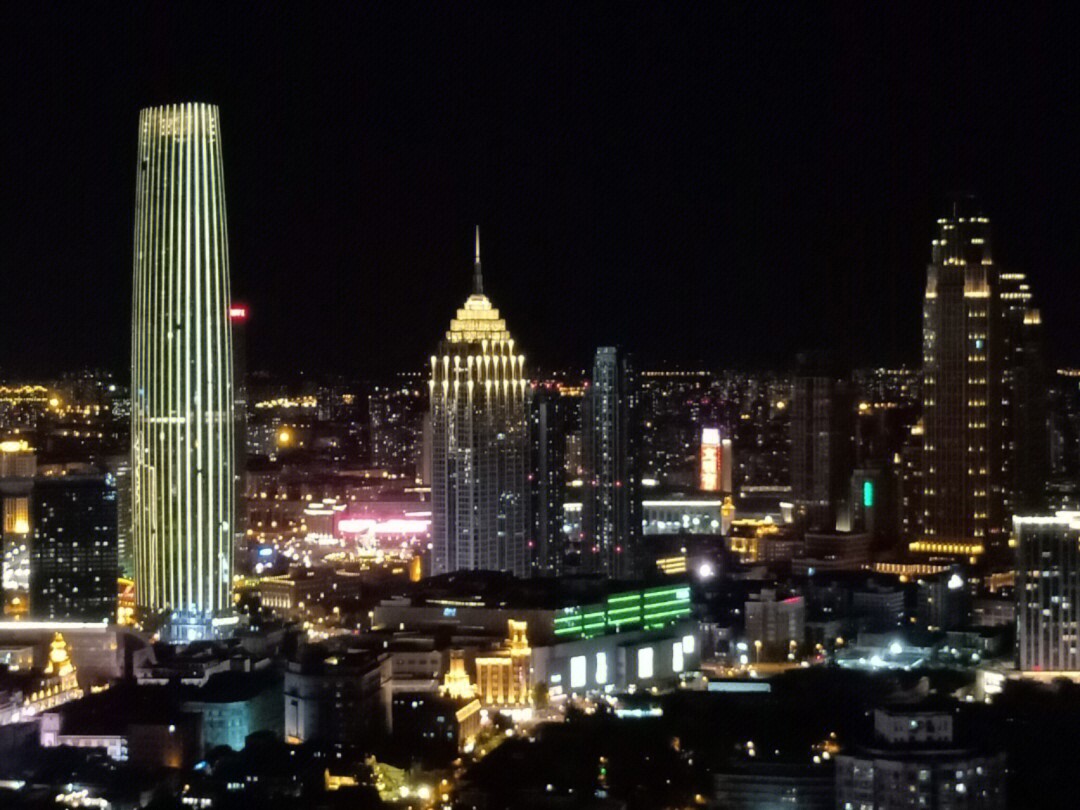 天津的夜景太绝了!54楼楼顶观景位置绝佳!和平区都会轩天台!