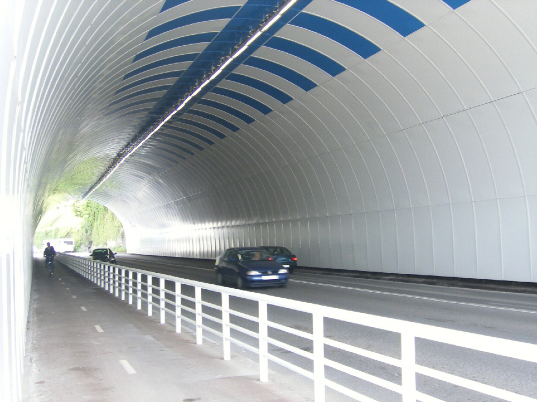 隧道搪瓷钢板施工现场polyvision珐琅板