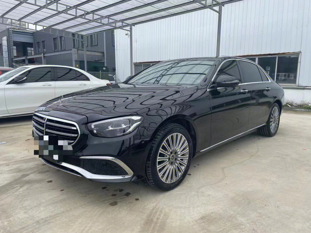 奔驰e300l#奔驰e#奔驰e级#奔驰【车辆型号】奔驰e300l豪华立标