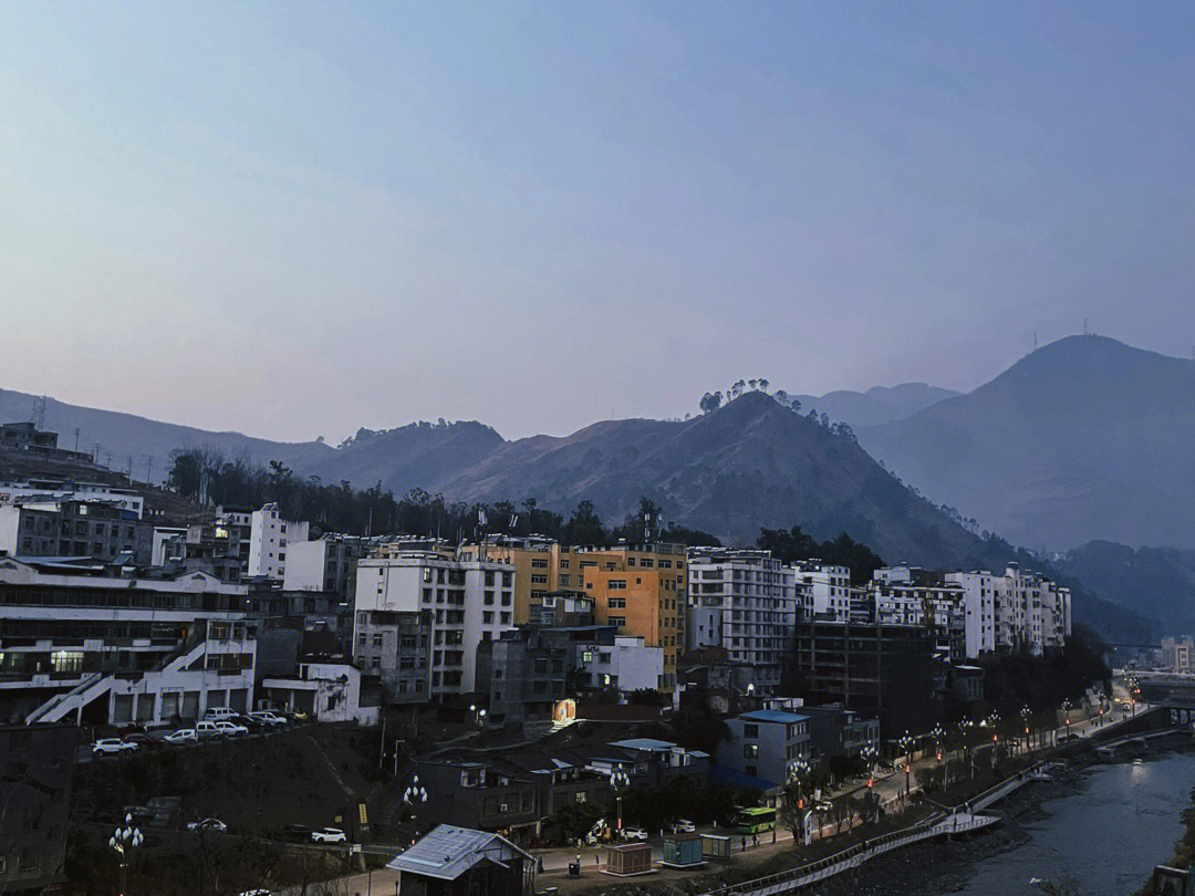 走进凉山甘洛县