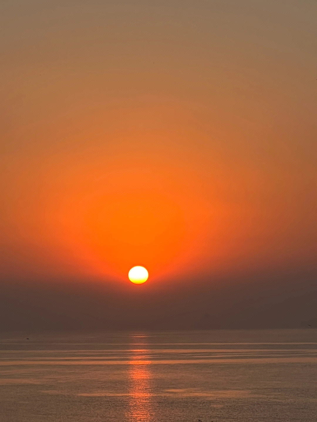 海上日出的示意图图片