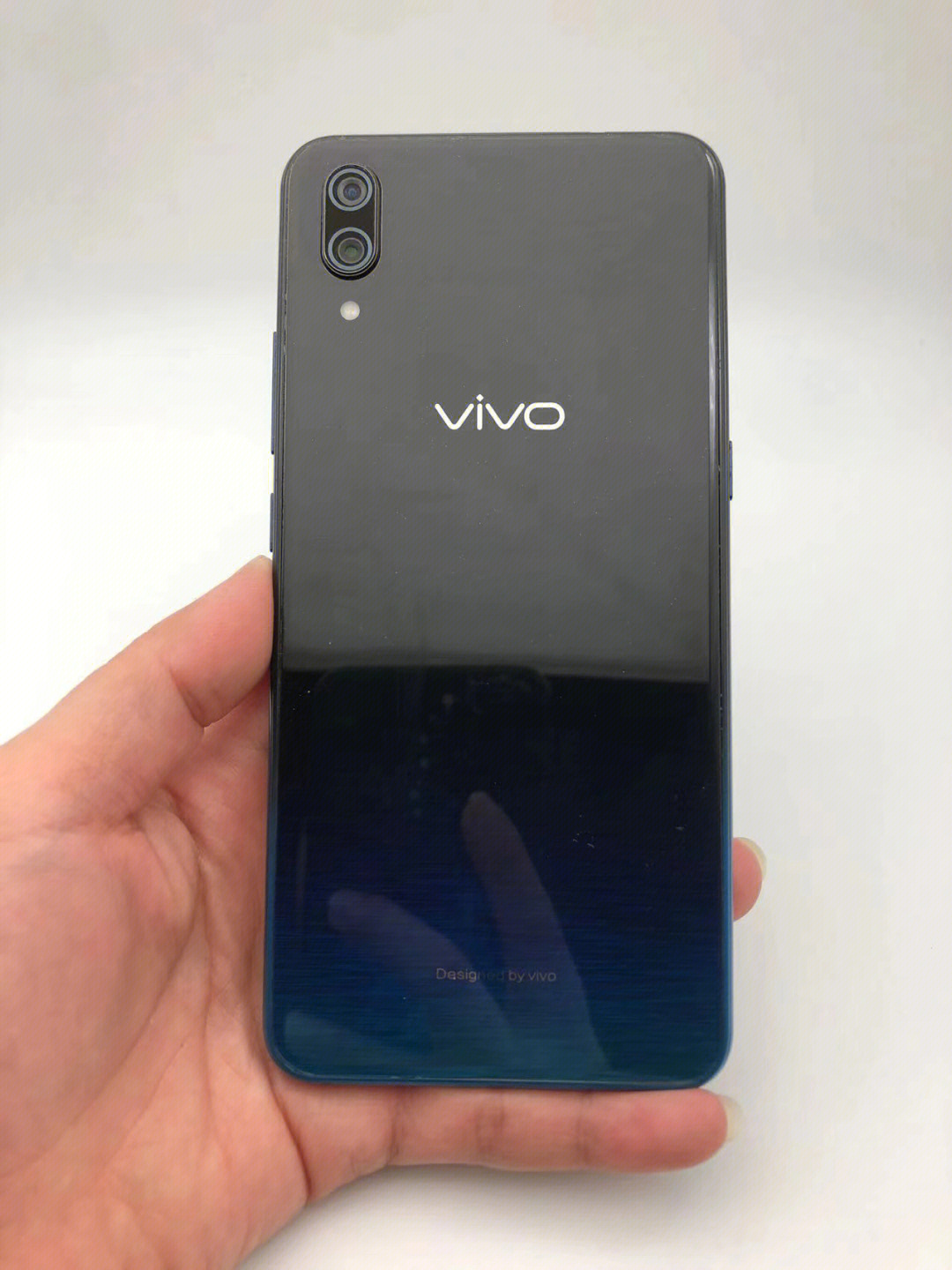 vivo x23幻彩 6 128g需要的找我哦.