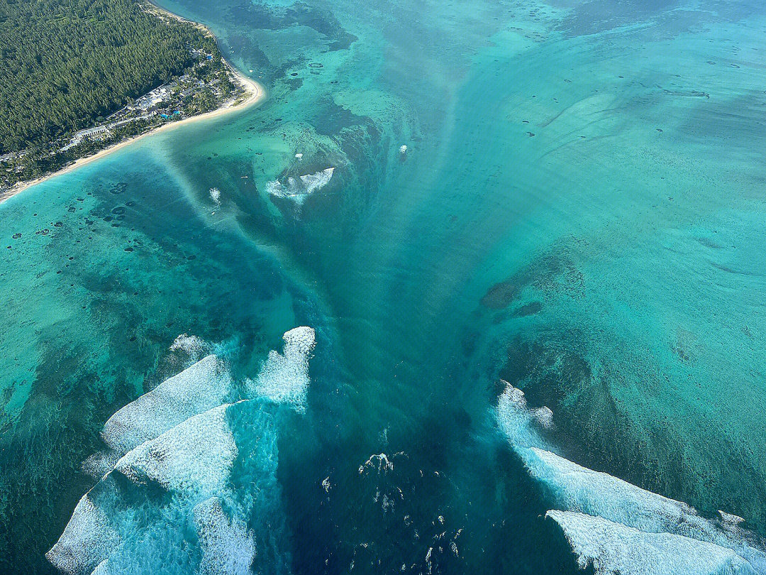 非洲毛里求斯海底瀑布图片