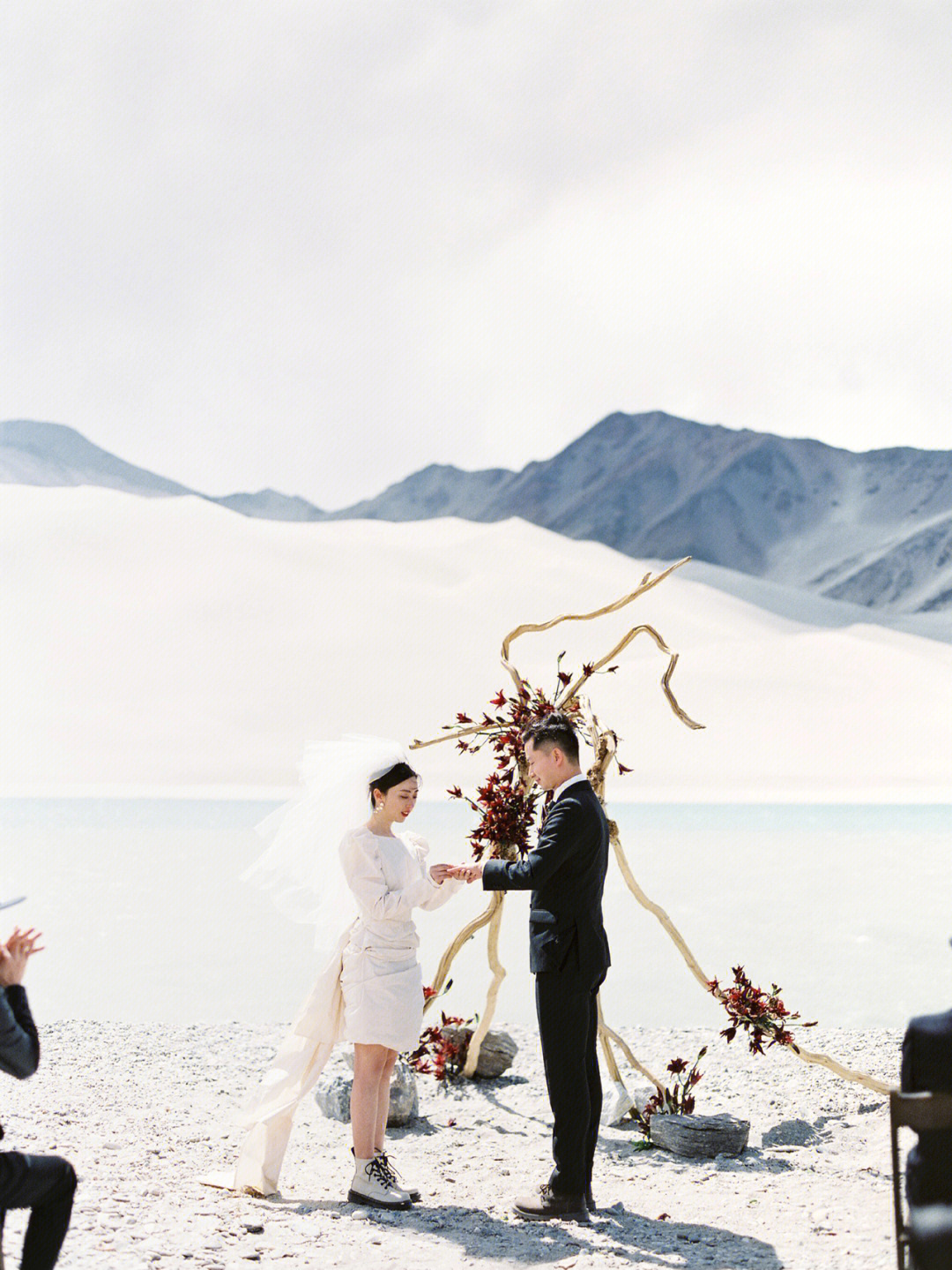 喀什白沙湖刚登上杂志的目的地婚礼
