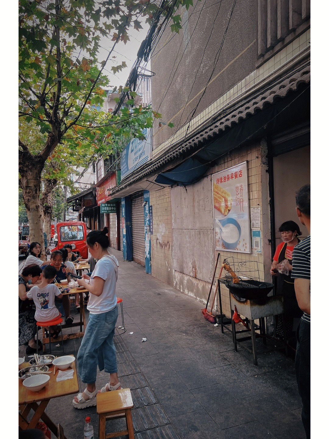 武汉六角亭南巷小巷子图片