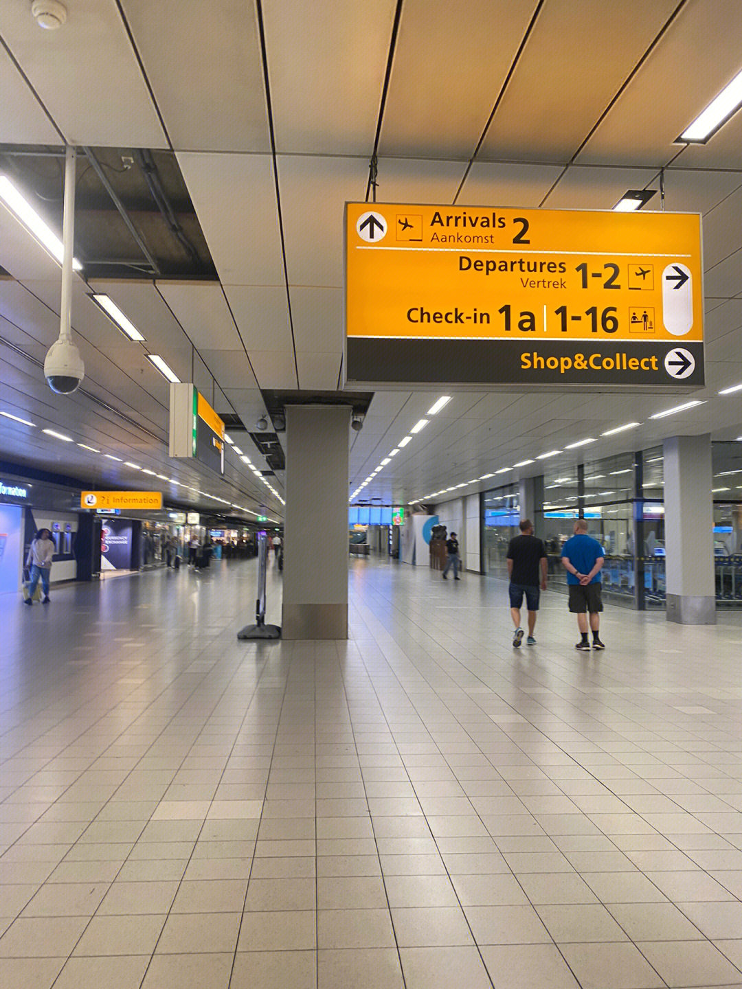 阿姆斯特丹回国机场人不多已经顺利登机