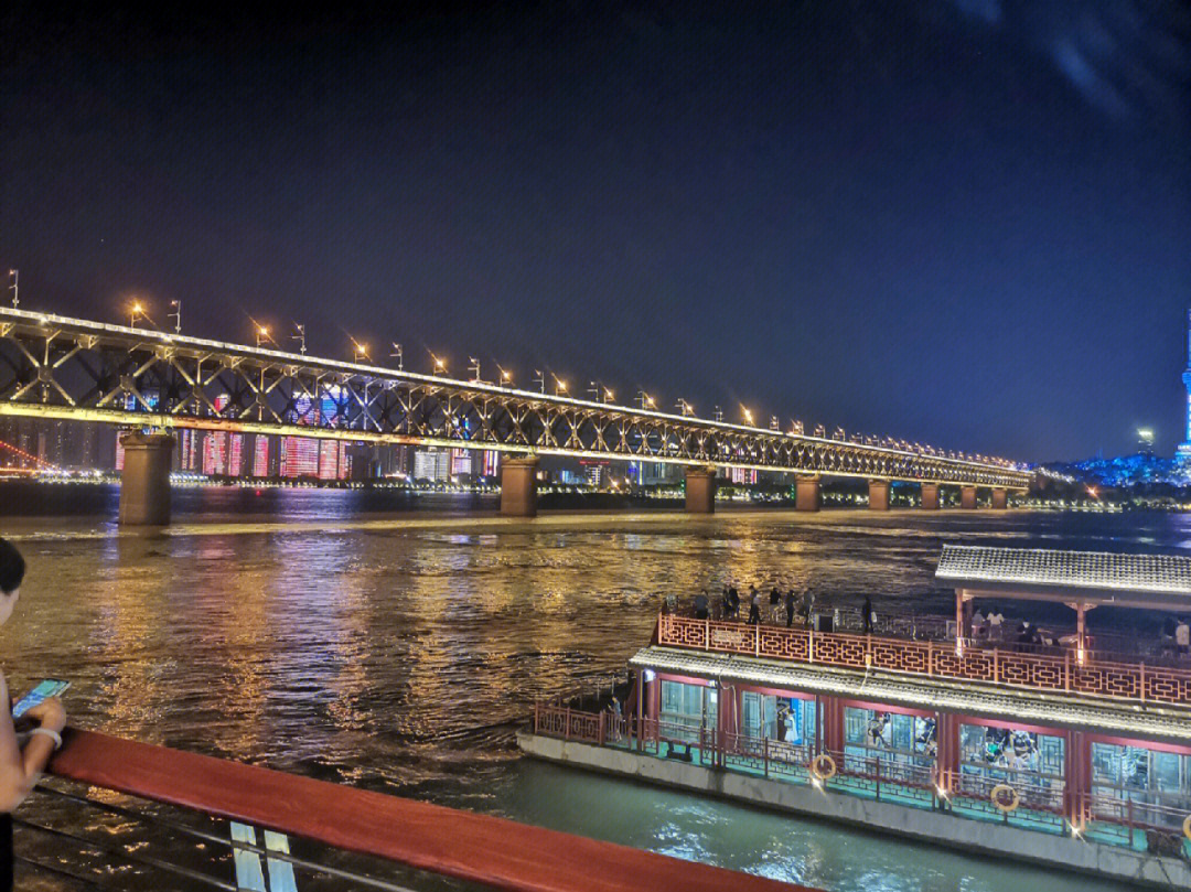武汉长江大桥怎么上去从哪里下去