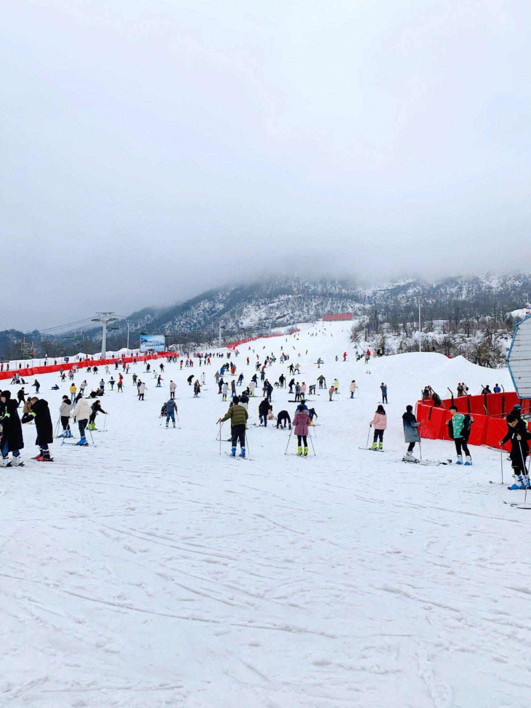 都江堰龙池滑雪场图片